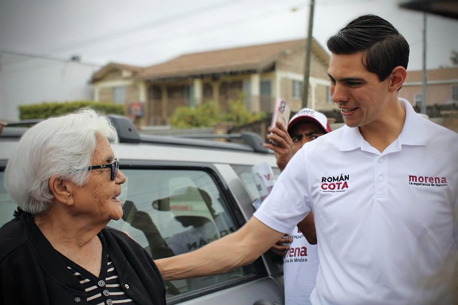 Victor R Cota SE ALZA ROMÁN COTA CON VICTORIA PARA UN TECATE AL 100 | Plural.Mx